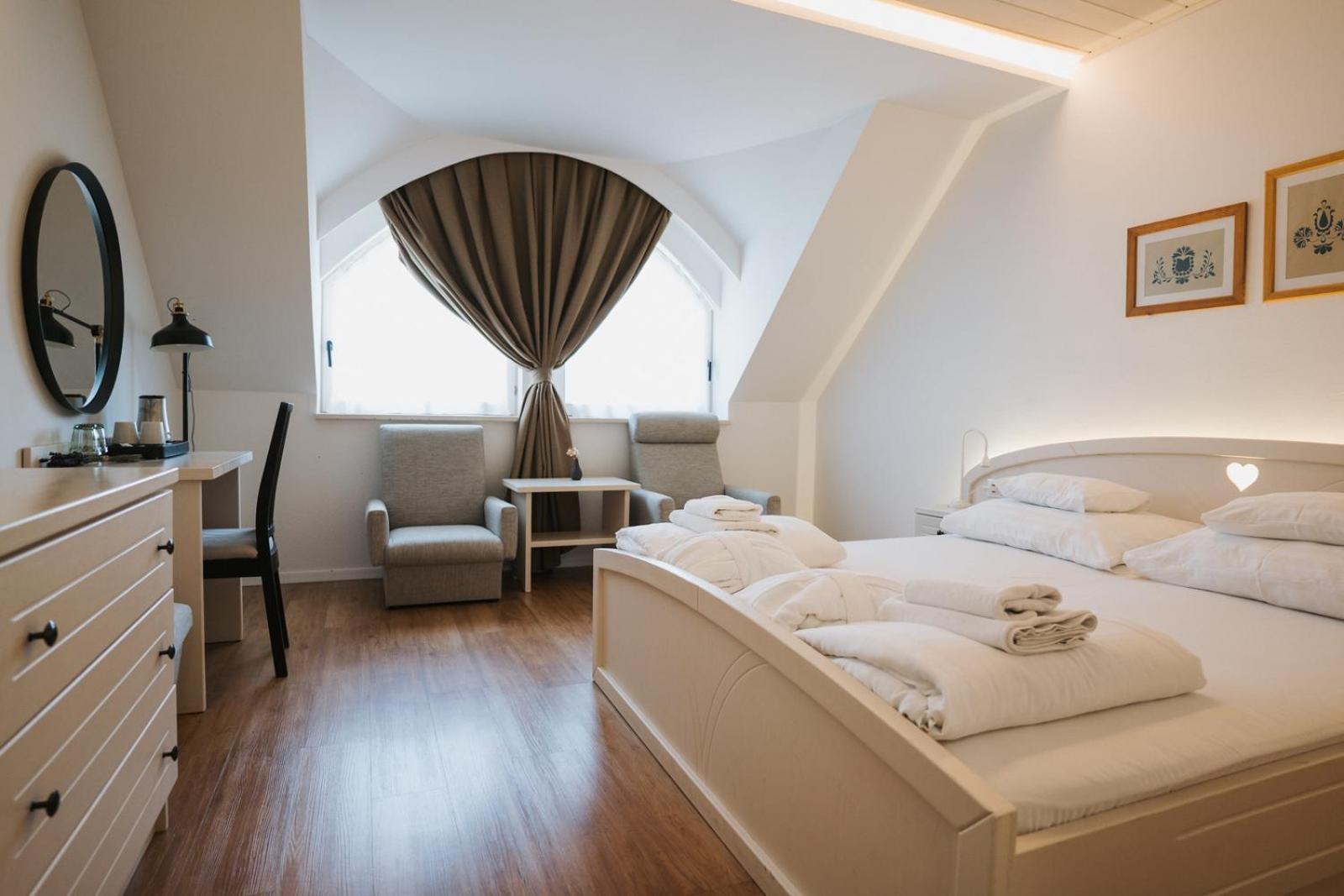Tornacos Hotel - Hegykő Buitenkant foto